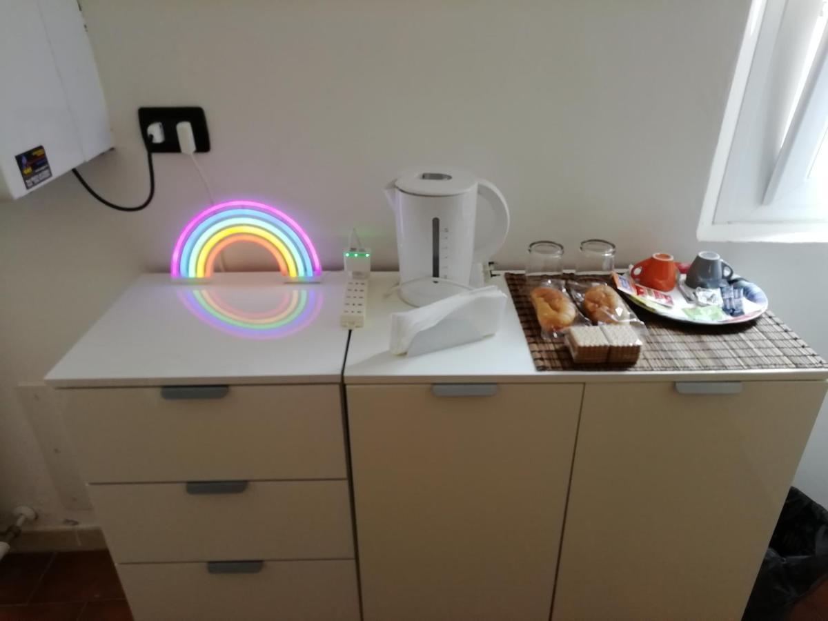 Over The Rainbow - Cozy Studio In The Centre Of Ferrara Exterior foto
